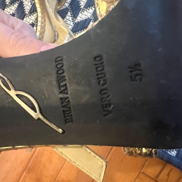 Brian Atwood Vero Cuoio Gold Heels - Picture 4 of 4